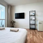 Air-conditioned Studio, Close To Centre & Tram Stop *