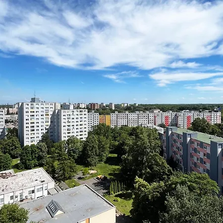 Air-conditioned Studio, Close To Centre & Tram Stop Apartment *