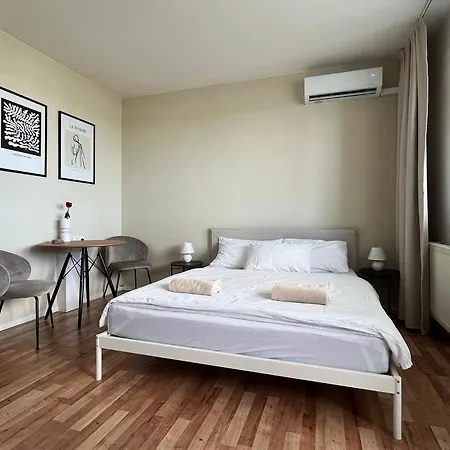 Air-conditioned Studio, Close To Centre & Tram Stop * براتسيلافا