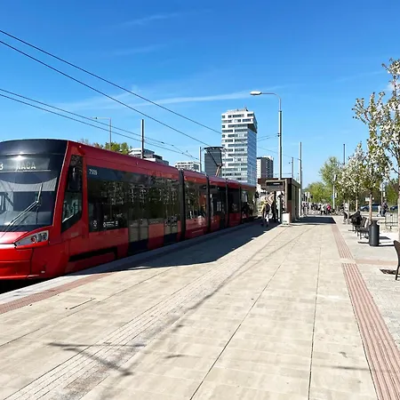 Air-conditioned Studio, Close To Centre & Tram Stop Μπρατισλάβα