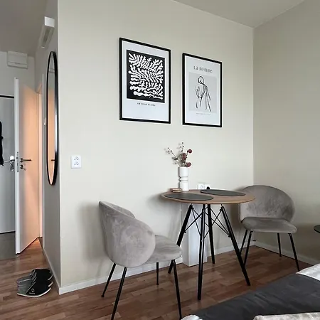 Air-conditioned Studio, Close To Centre & Tram Stop Apartman