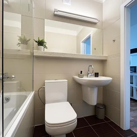 Air-conditioned Studio, Close To Centre & Tram Stop Bratislava