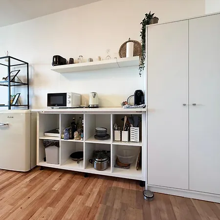 Air-conditioned Studio, Close To Centre & Tram Stop Pozsony