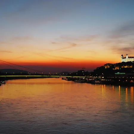 Appartement Air-conditioned Studio, Close To Centre & Tram Stop *