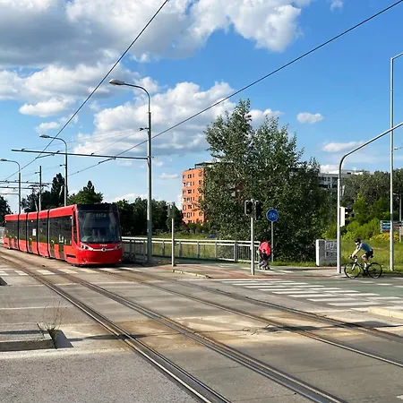 Air-conditioned Studio, Close To Centre & Tram Stop Appartement
