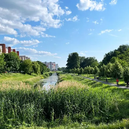 Air-conditioned Studio, Close To Centre & Tram Stop