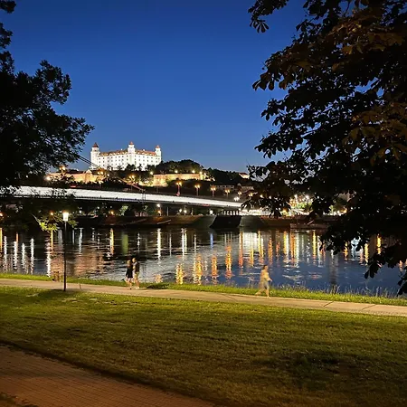 Air-conditioned Studio, Close To Centre & Tram Stop Apartamento *