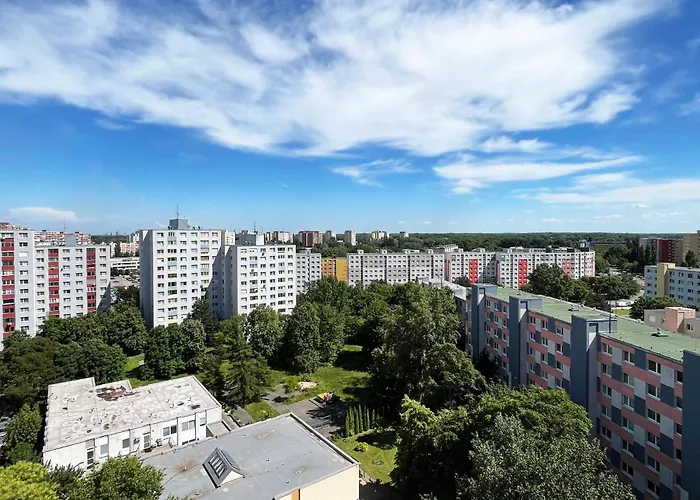 Air-conditioned Studio, Close To Centre & Tram Stop 아파트 *